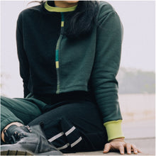 Load image into Gallery viewer, Cropped Sweatshirt (Black & Dark Green)